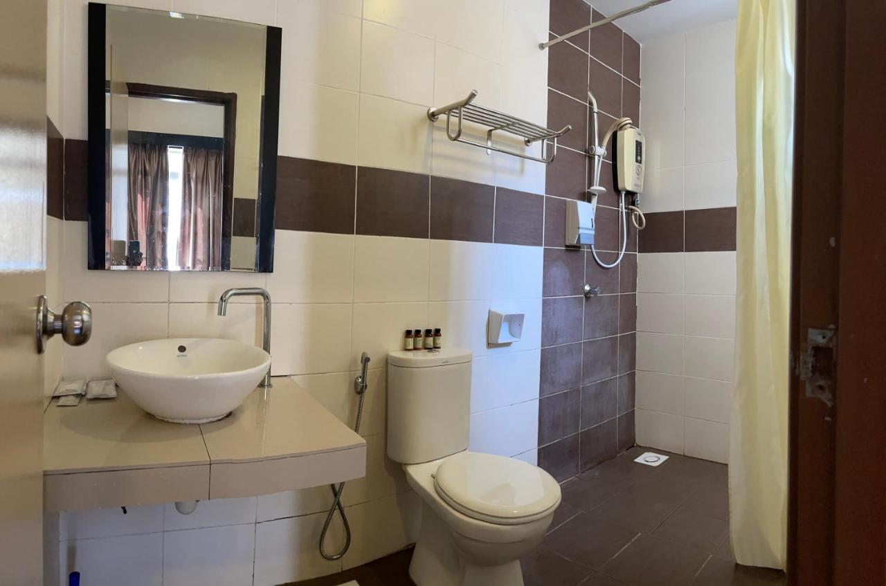 3 8-10pax At Amari Bukit Katil, Ayer Keroh Apartemen