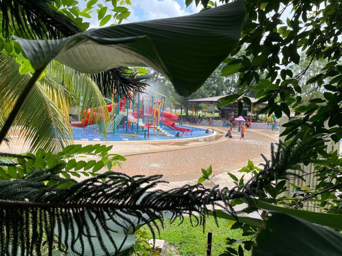 Apartment 3 8-10pax At Amari Bukit Katil, Ayer Keroh *